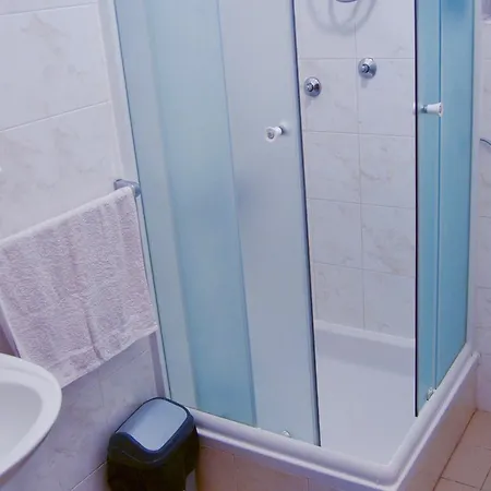 Petricevic 赫瓦尔