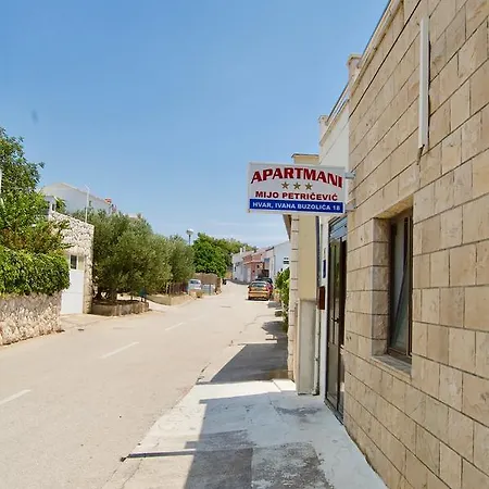 Petricevic Apartment Hvar Town