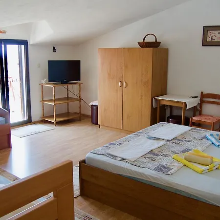 Petricevic Apartment Hvar Town